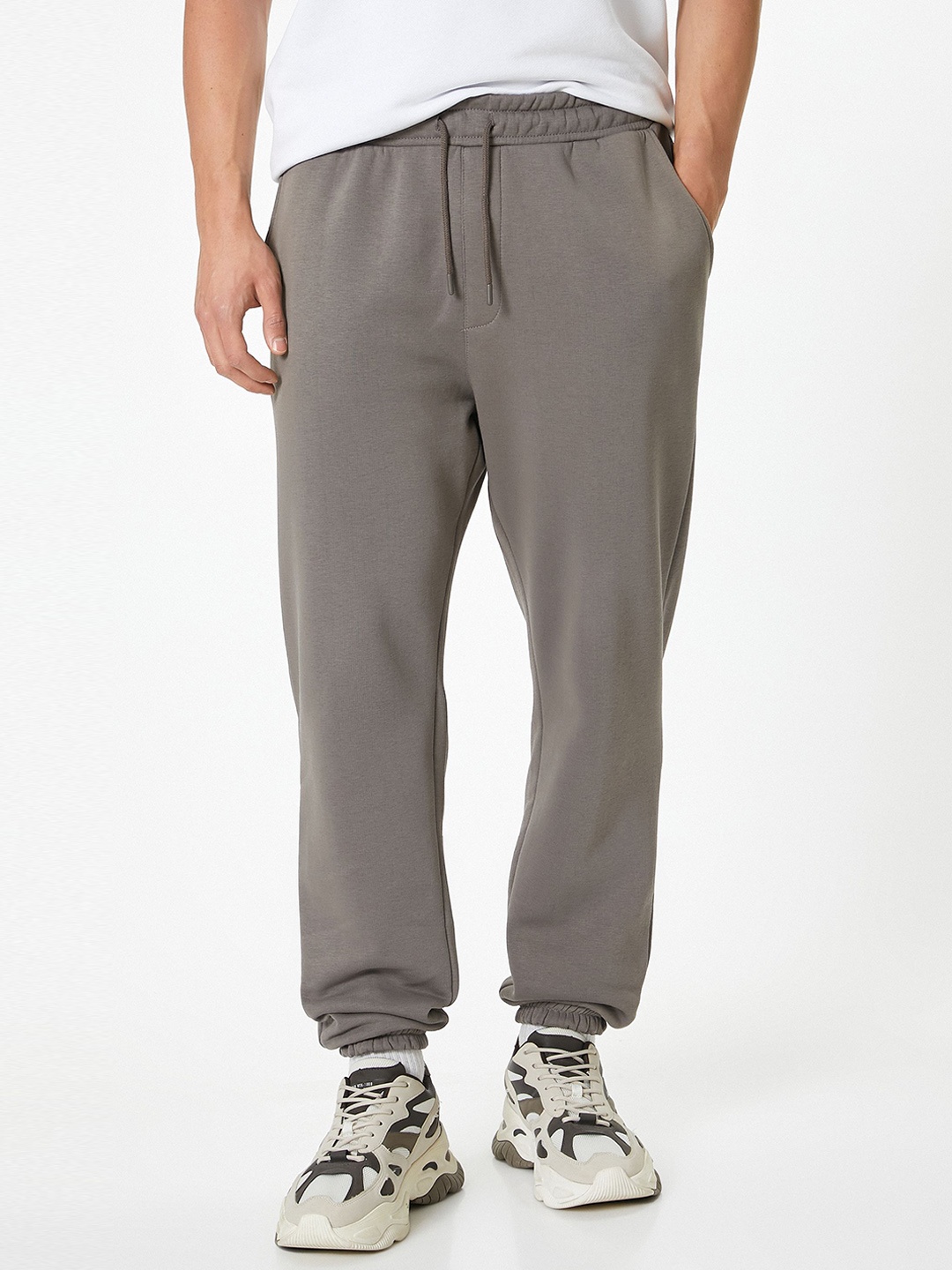 

Koton Men Mid Rise Joggers, Brown