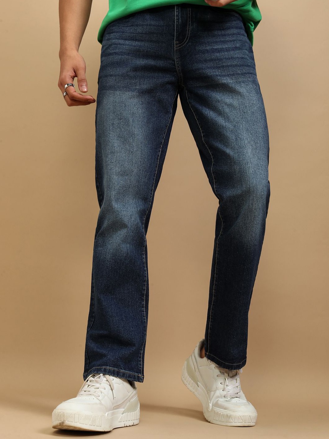 

HIGHLANDER Men Straight Fit Low Distress Light Fade Stretchable Jeans, Blue