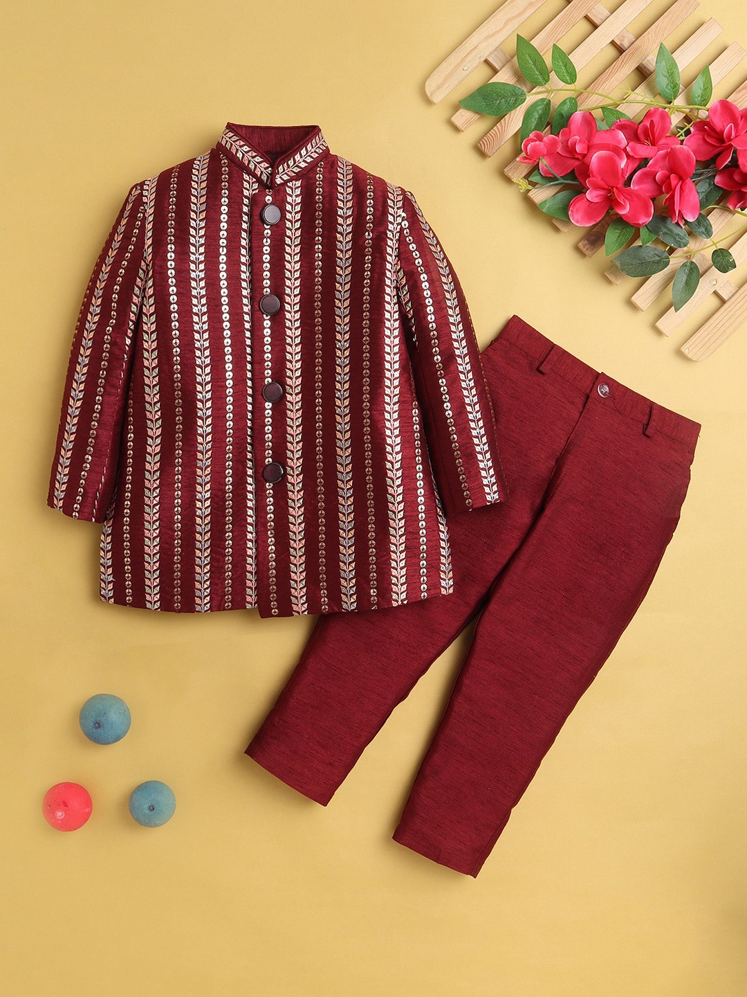 

Jeetethnics Boys Ethnic Motifs Embroidered Regular Kurta with Pyjamas, Maroon