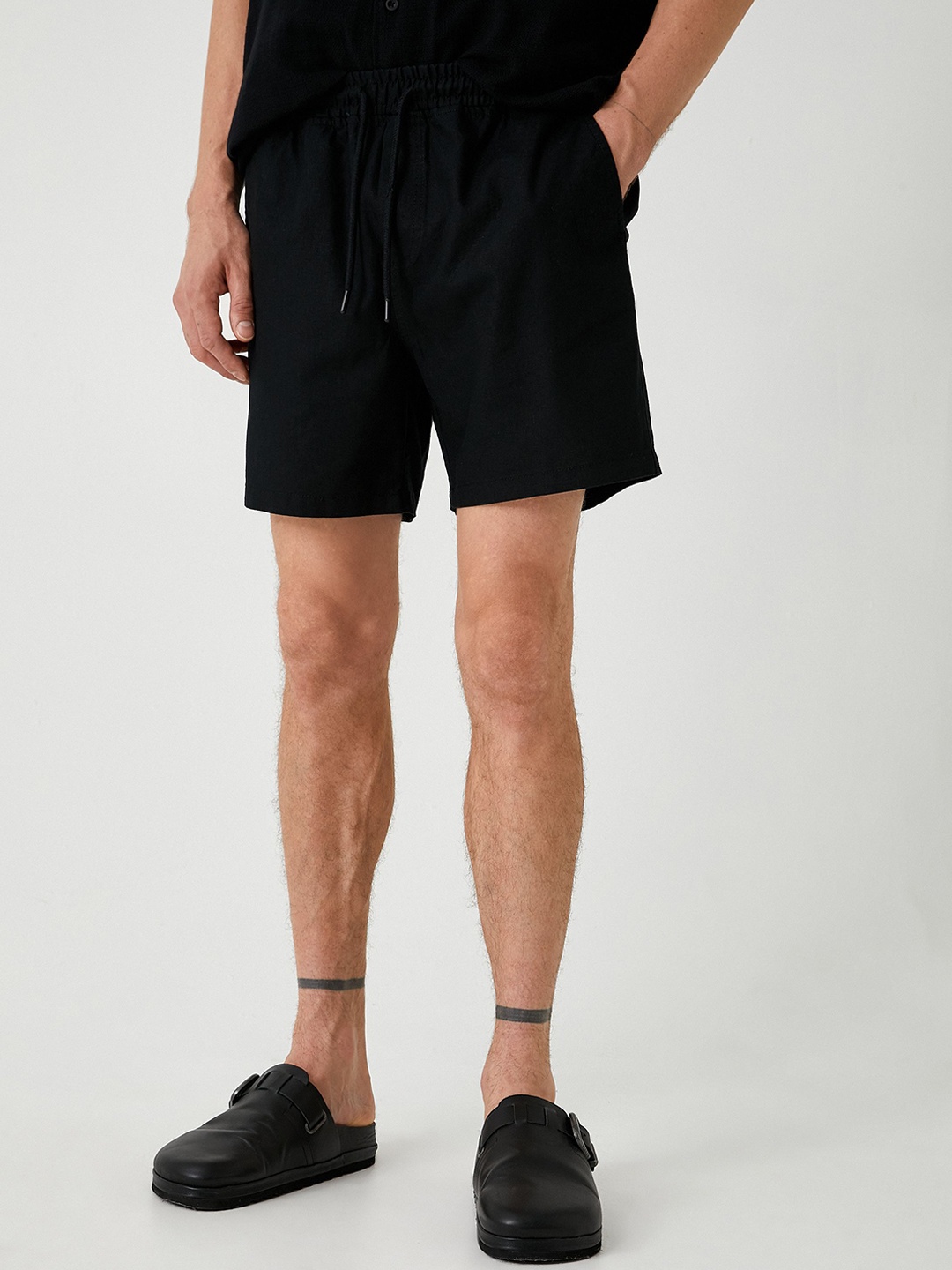 

Koton Men Linen Shorts, Black