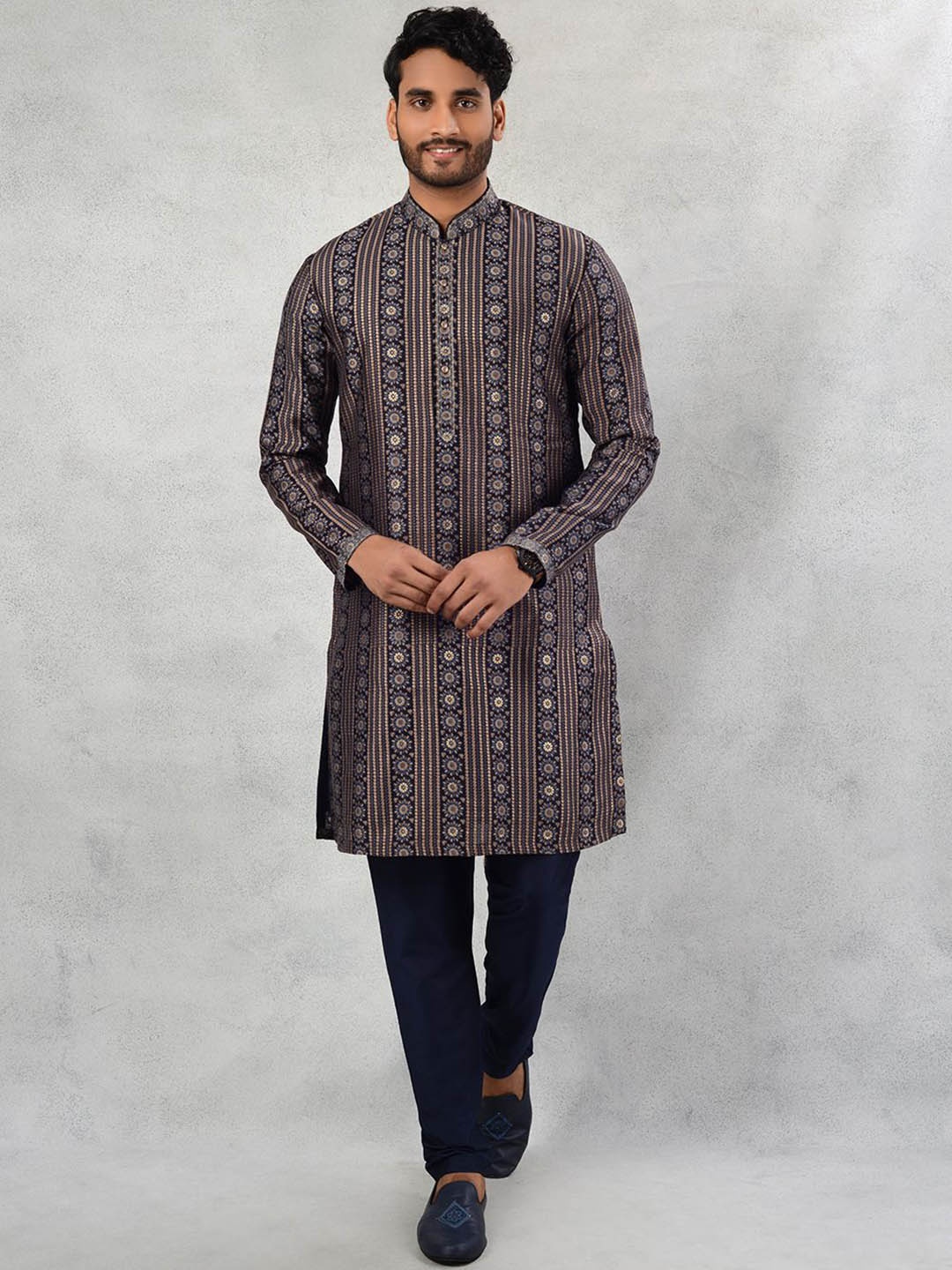 

azania Floral Printed Thread Work Mandarin Collar Straight Kurta with Pyjamas, Navy blue