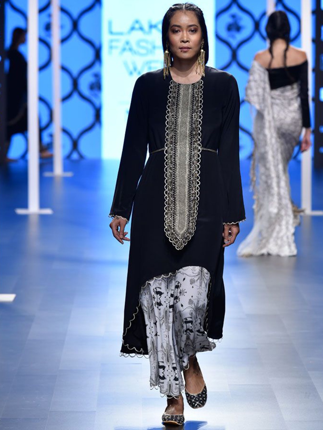 

Payal Singhal Ethnic Motifs Embroidered Kurta with Palazzos, Black