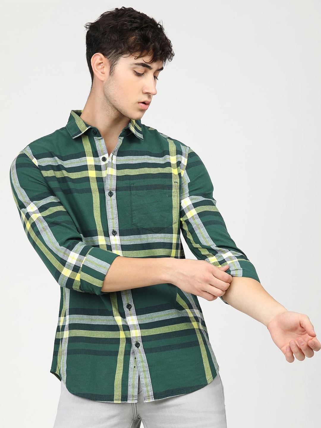 

HIGHLANDER Men Slim Fit Tartan Checks Opaque Striped Casual Shirt, Green