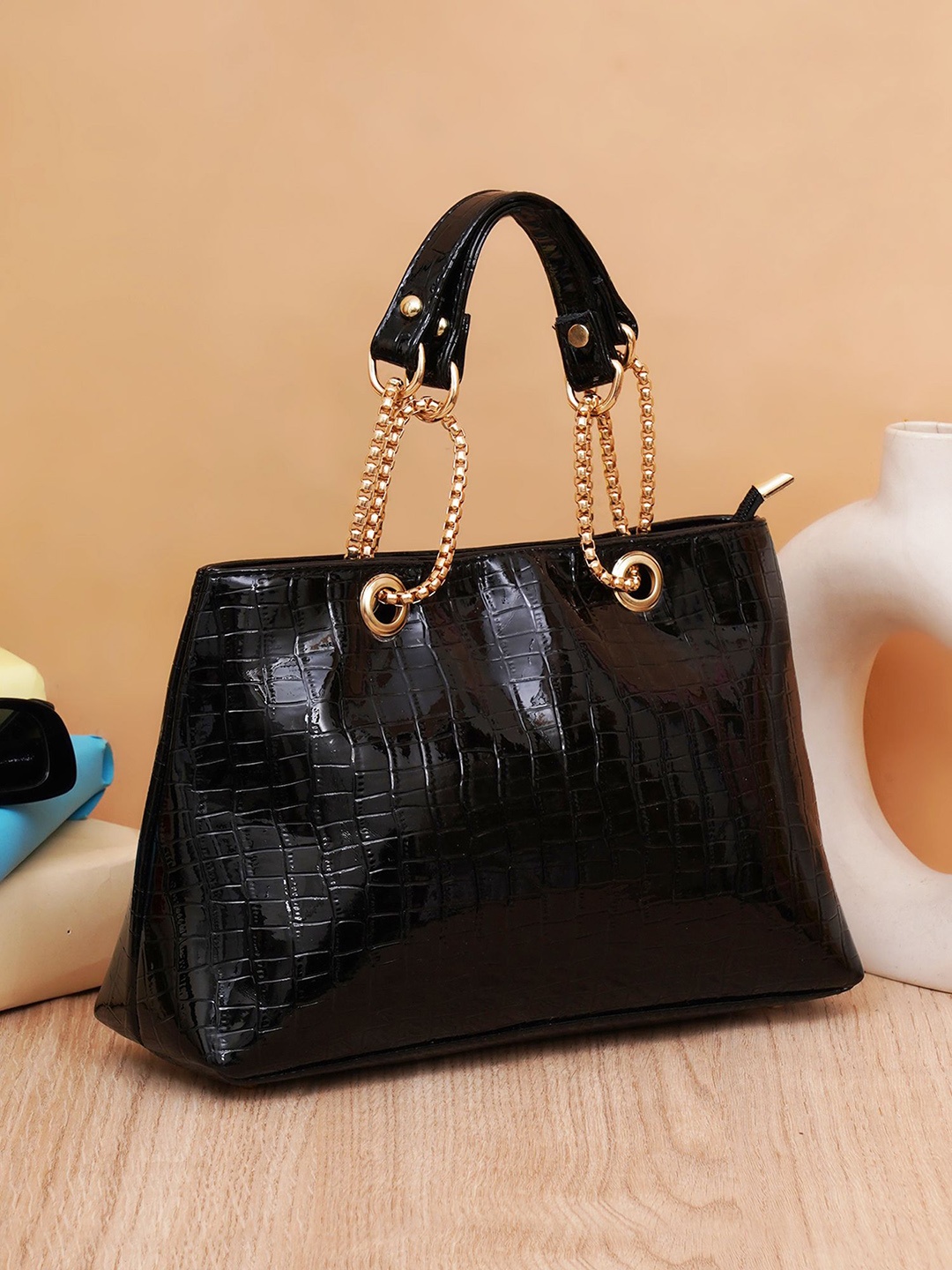 

FABBHUE Structured Handheld Bag with Tasselled, Black