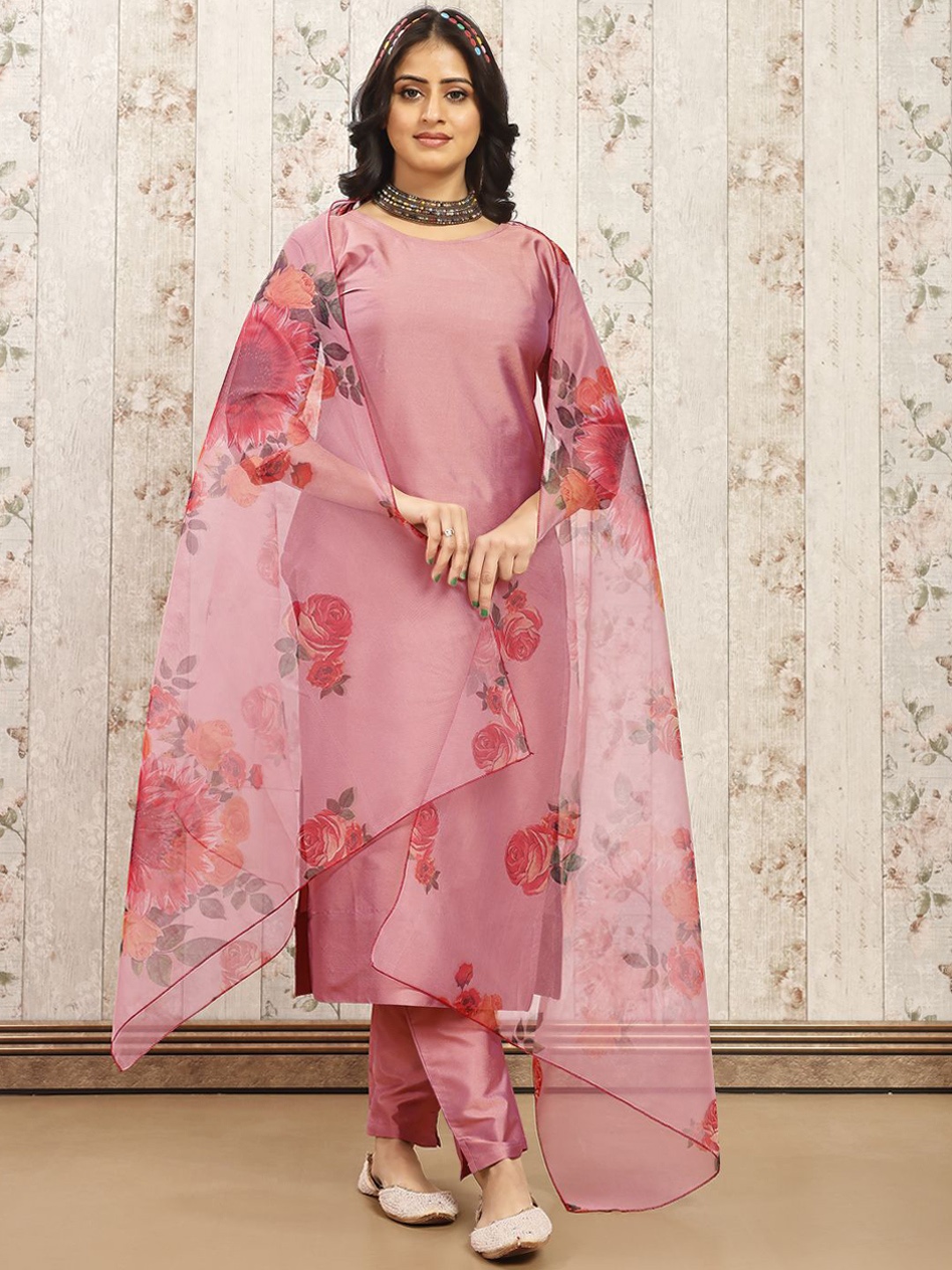 

AYUKTA INTERNATIONAL Floral Printed Round Neck Kurta with Trousers & Dupatta, Peach