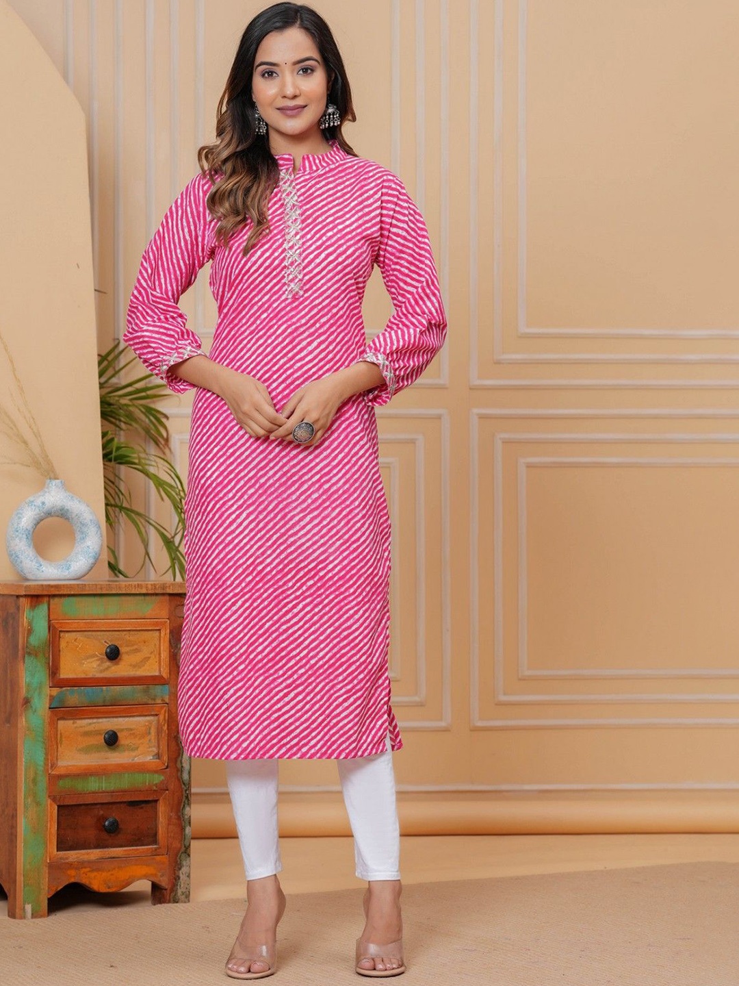 

KURTI WALA Women Checked Flared Sleeves Gotta Patti Kurta, Pink