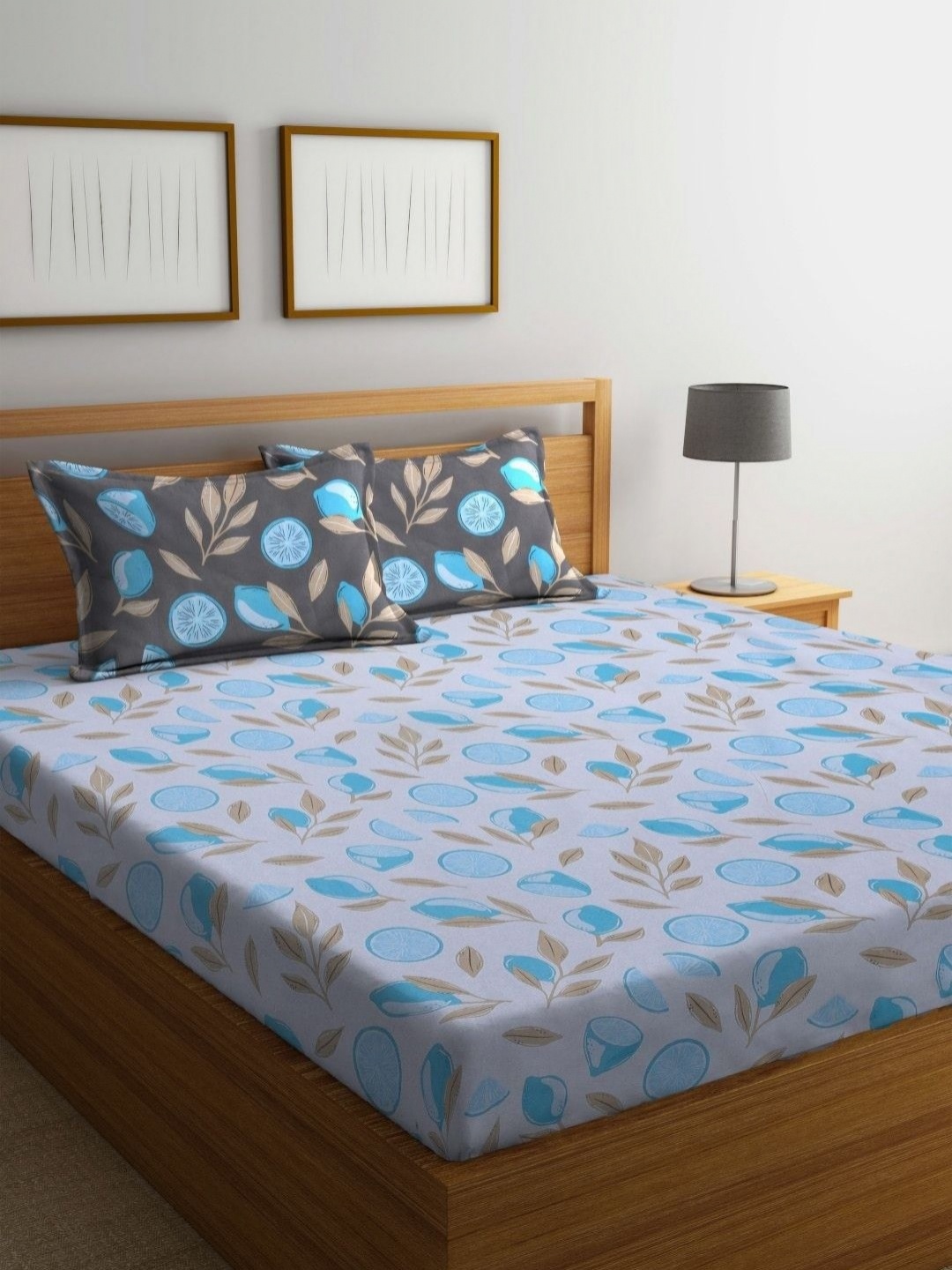 

BOMBAY DYEING Blumen Blue & White Geometric 104 TC Pure Cotton Queen Bedsheet Set