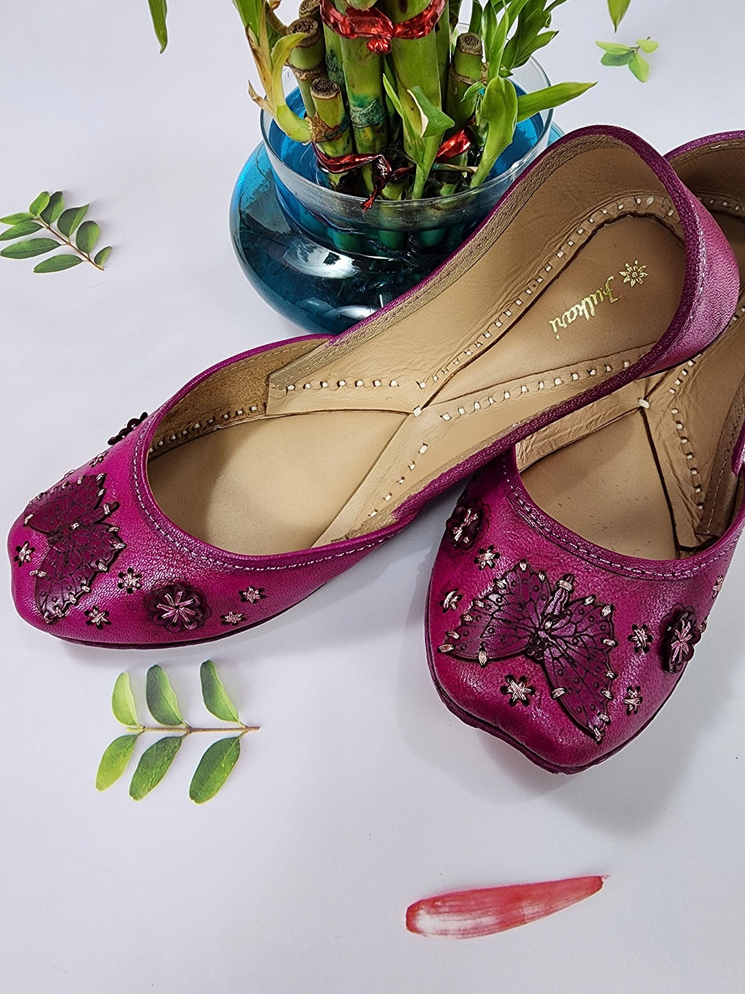 

Fulkari Women Ethnic Leather Mojaris, Magenta