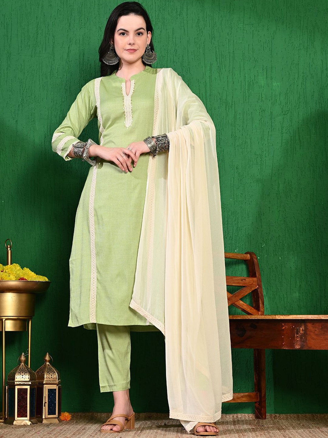 

Sangria Sequinned Kurta with Trousers & Dupatta, Green