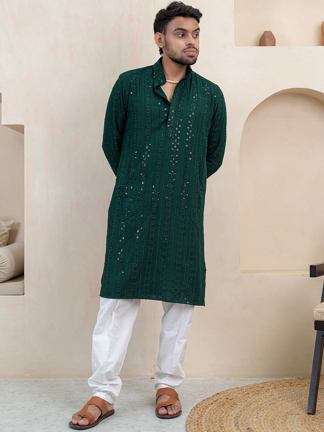 

Tistabene Geometric Embroidered Mandarin Collar Sequinned Cotton Kurta, Green