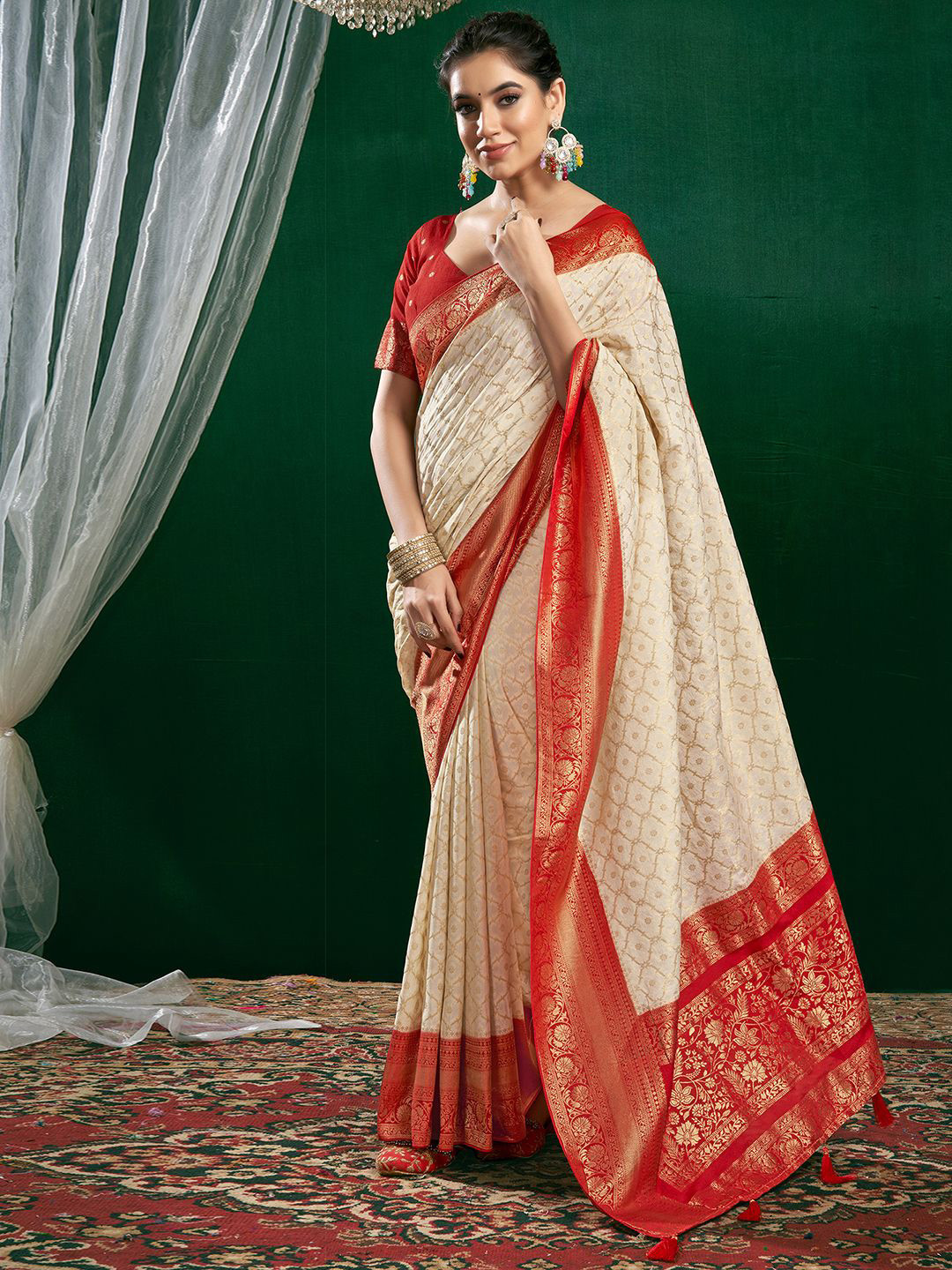 

Satrani Ethnic Motifs Zari Pure Georgette Banarasi Saree, Red