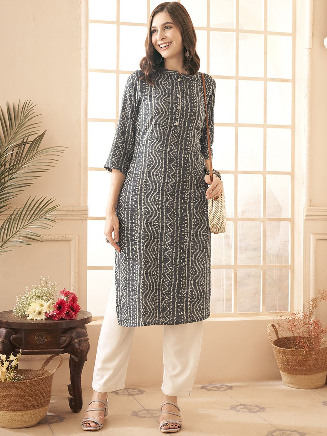 

Anouk Women Printed Sequinned Kurta, Grey