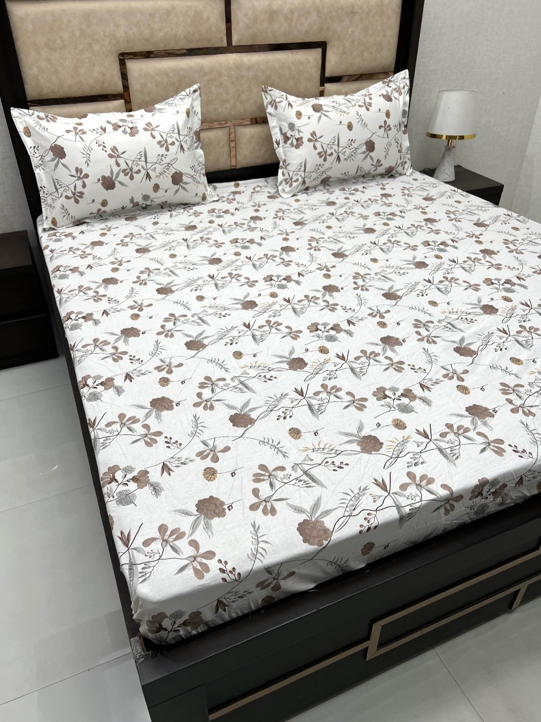 

Pure Decor White Floral 350 TC Cotton Super King Fitted Bedsheet With 2 Pillow Covers