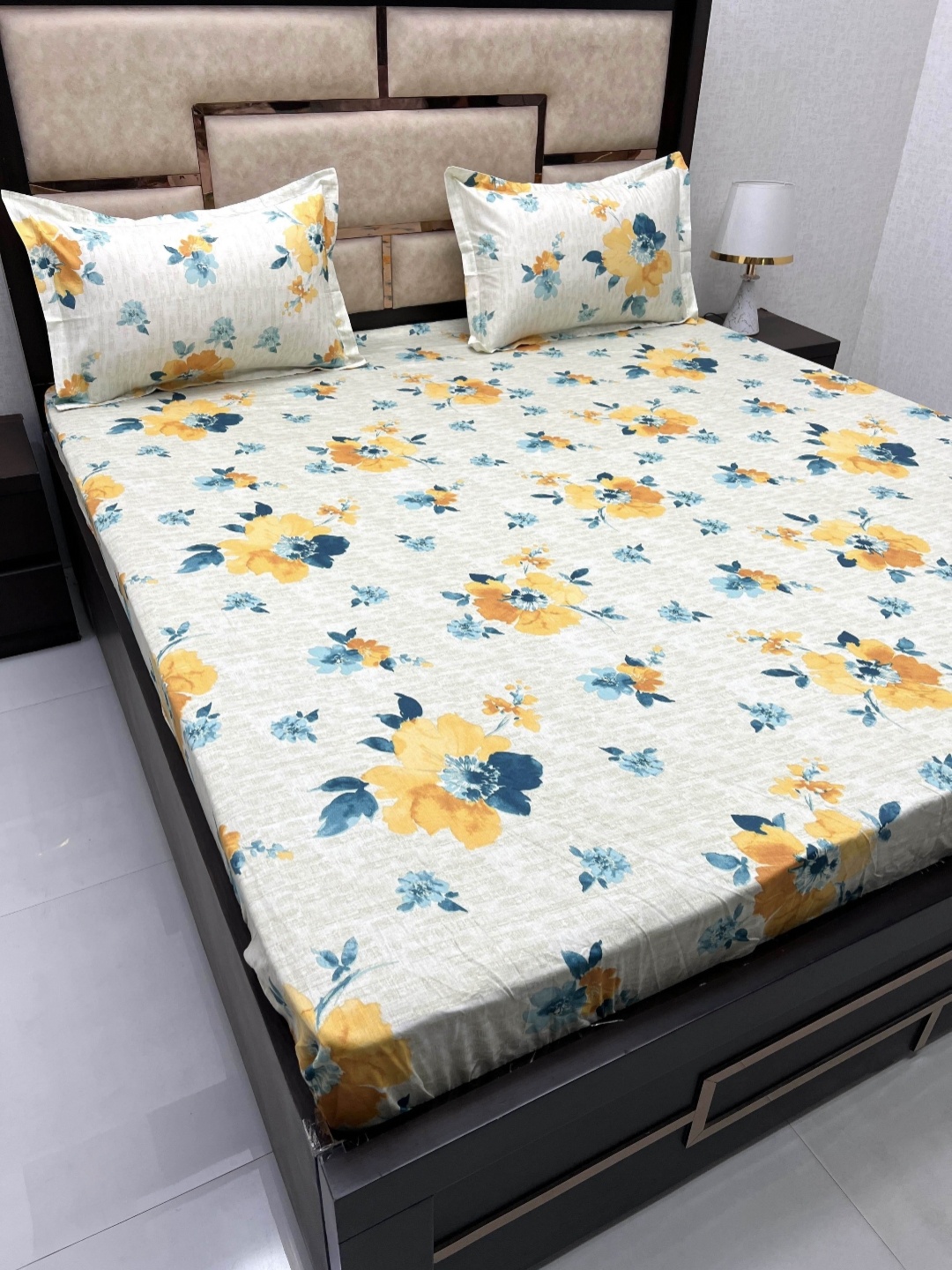 

Pure Decor White Floral 350 TC Cotton Super King Fitted Bedsheet With 2 Pillow Covers, Green
