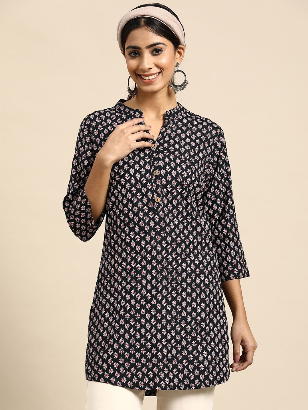 

Anouk Floral Printed Kurti, Black