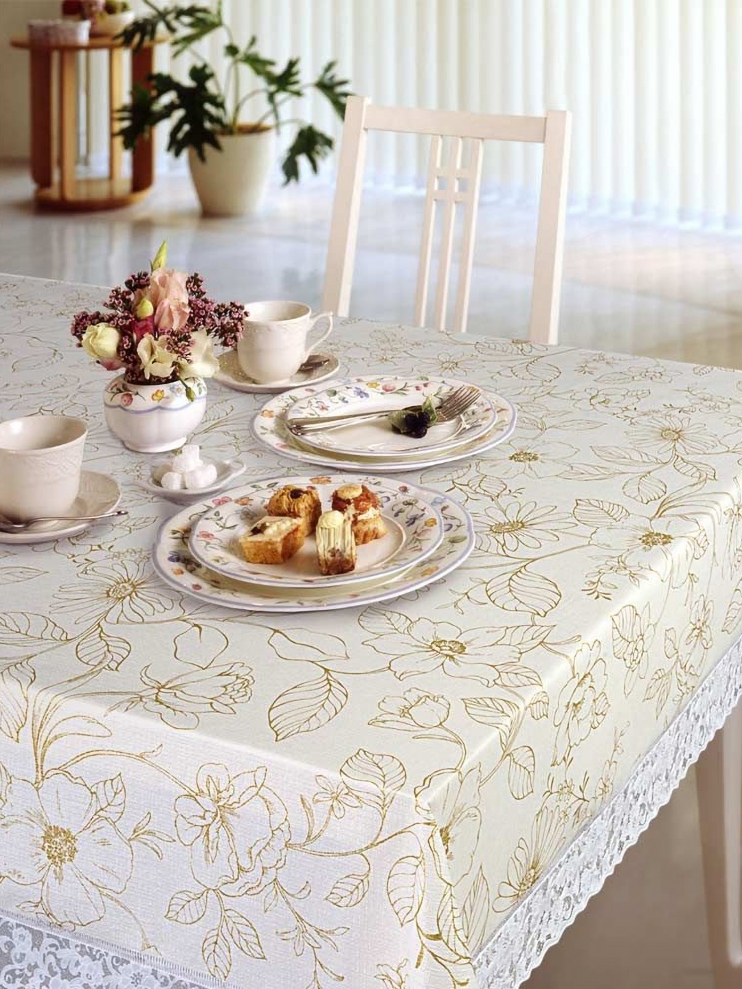 

Freelance White Floral Printed Rectangle Anti-Slip 2-Seater Table Cover