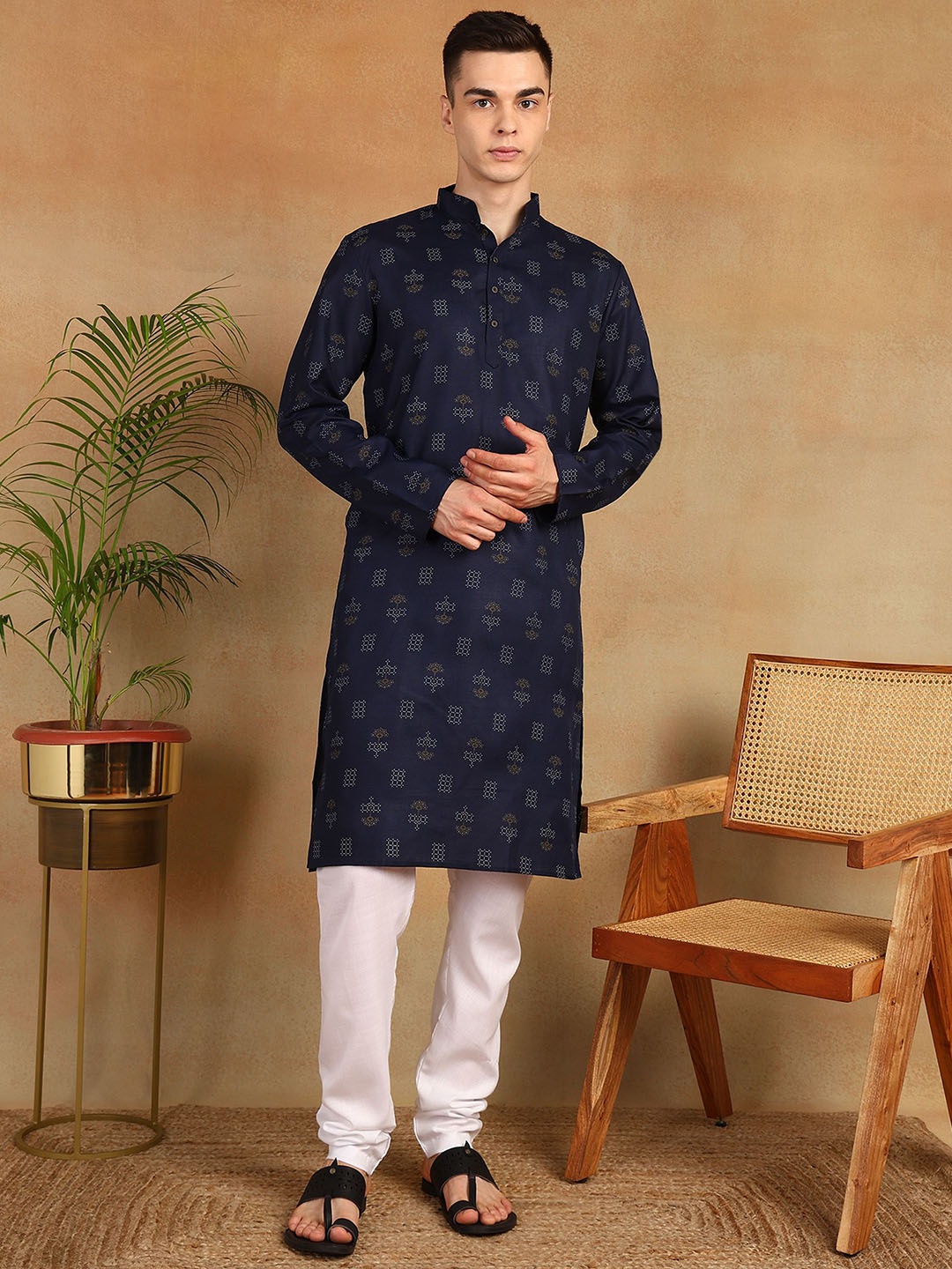 

Anouk Navy Blue Geometric Printed Mandarin Collar Straight Kurta