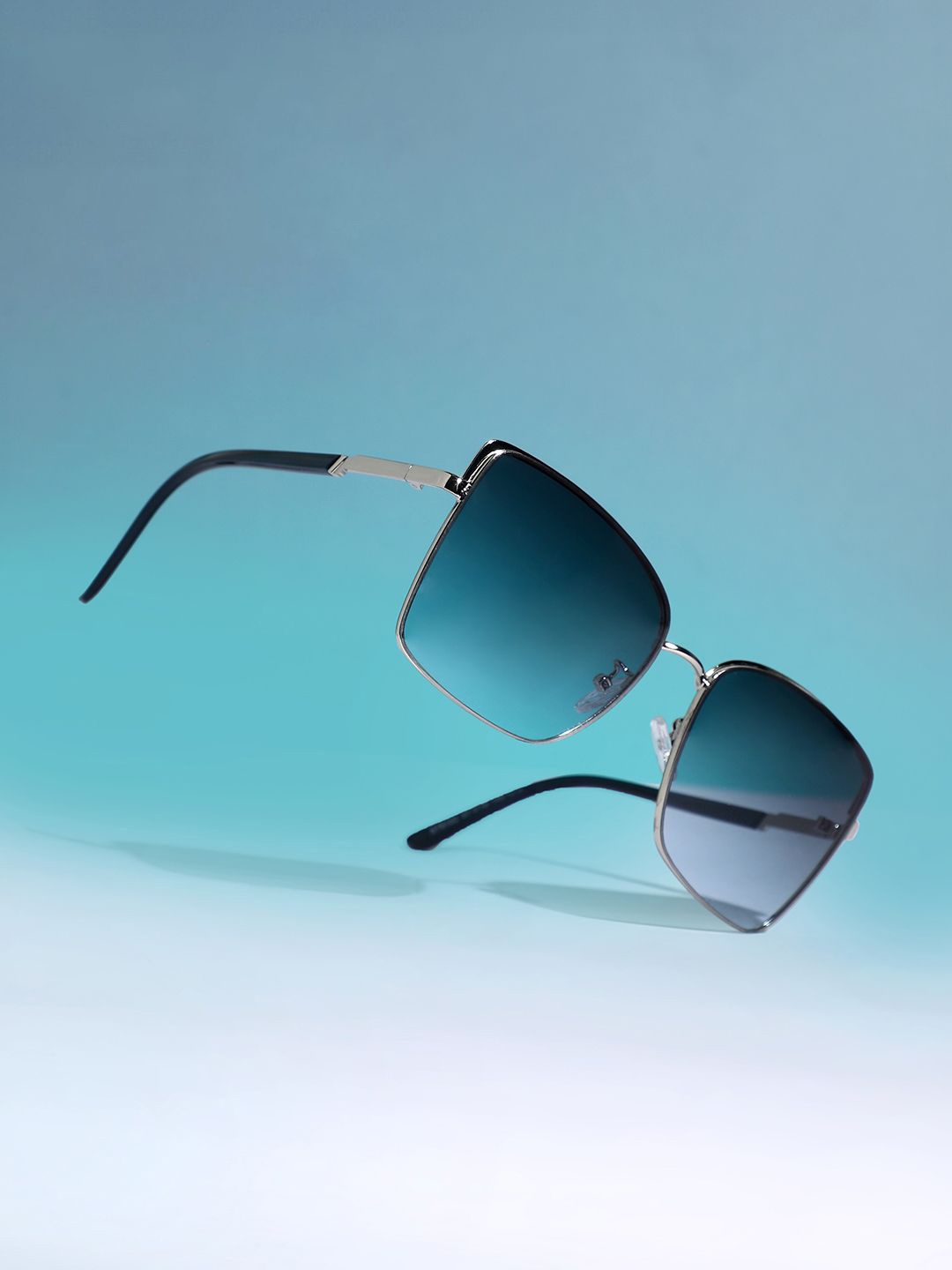 

HAUTE SAUCE by Campus Sutra Women Oversized Sunglasses with Polarised Lens AW24_HSSG2610, Blue