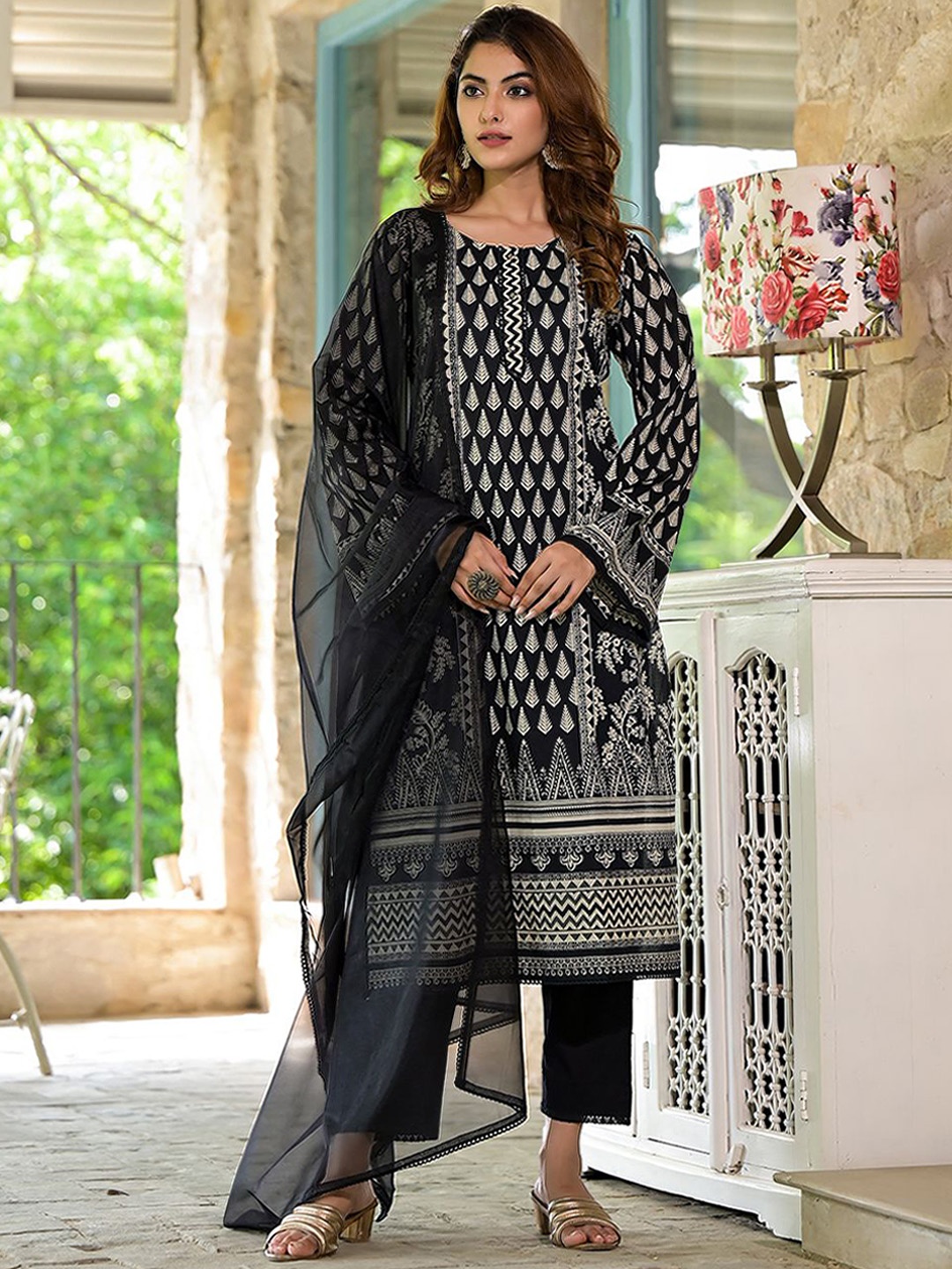 

KALINI Geometric Printed Flared Sleeves Pure Cotton Straight Kurta with Trousers & Dupatta, Black