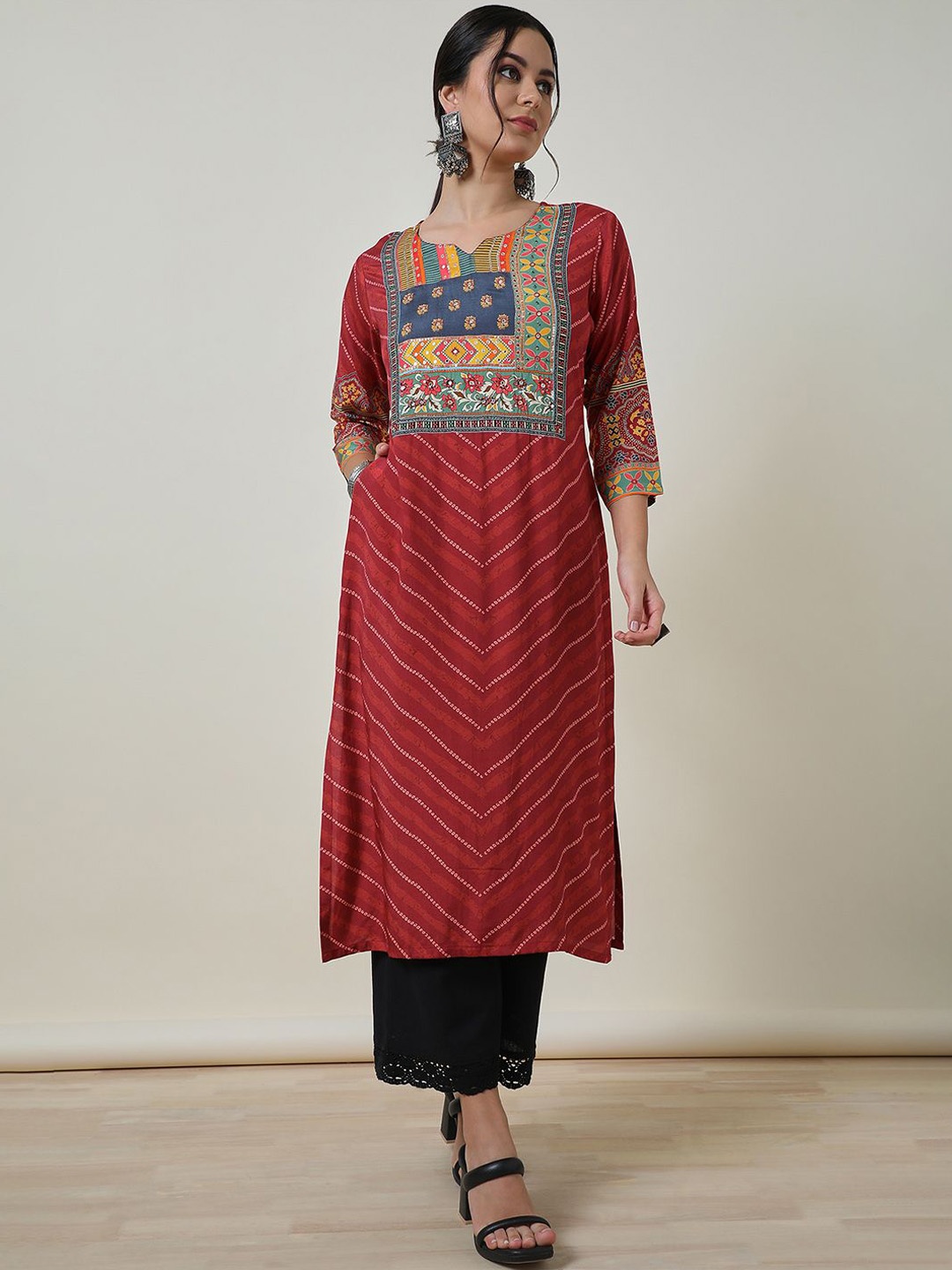 

Soch Geometric Printed Notch Neck Straight Kurta, Red