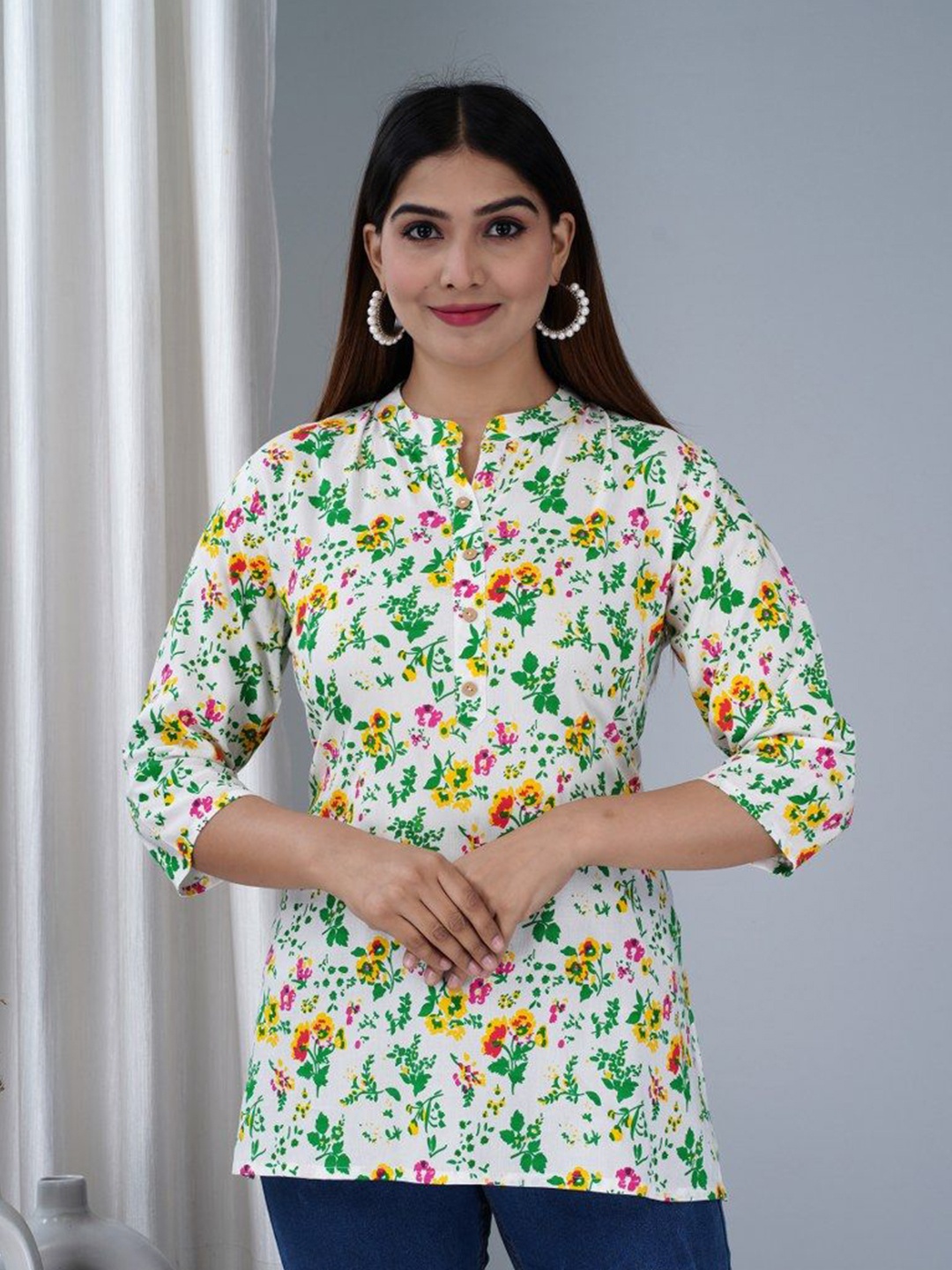 

TANISHA Women Floral Printed Mandarin Collar Top, White
