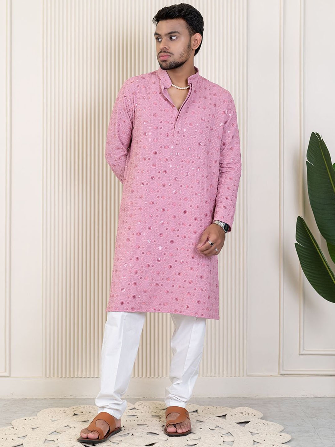 

Tistabene Geometric Sequins Embroidered Mandarin Collar Cotton Straight Kurta, Red