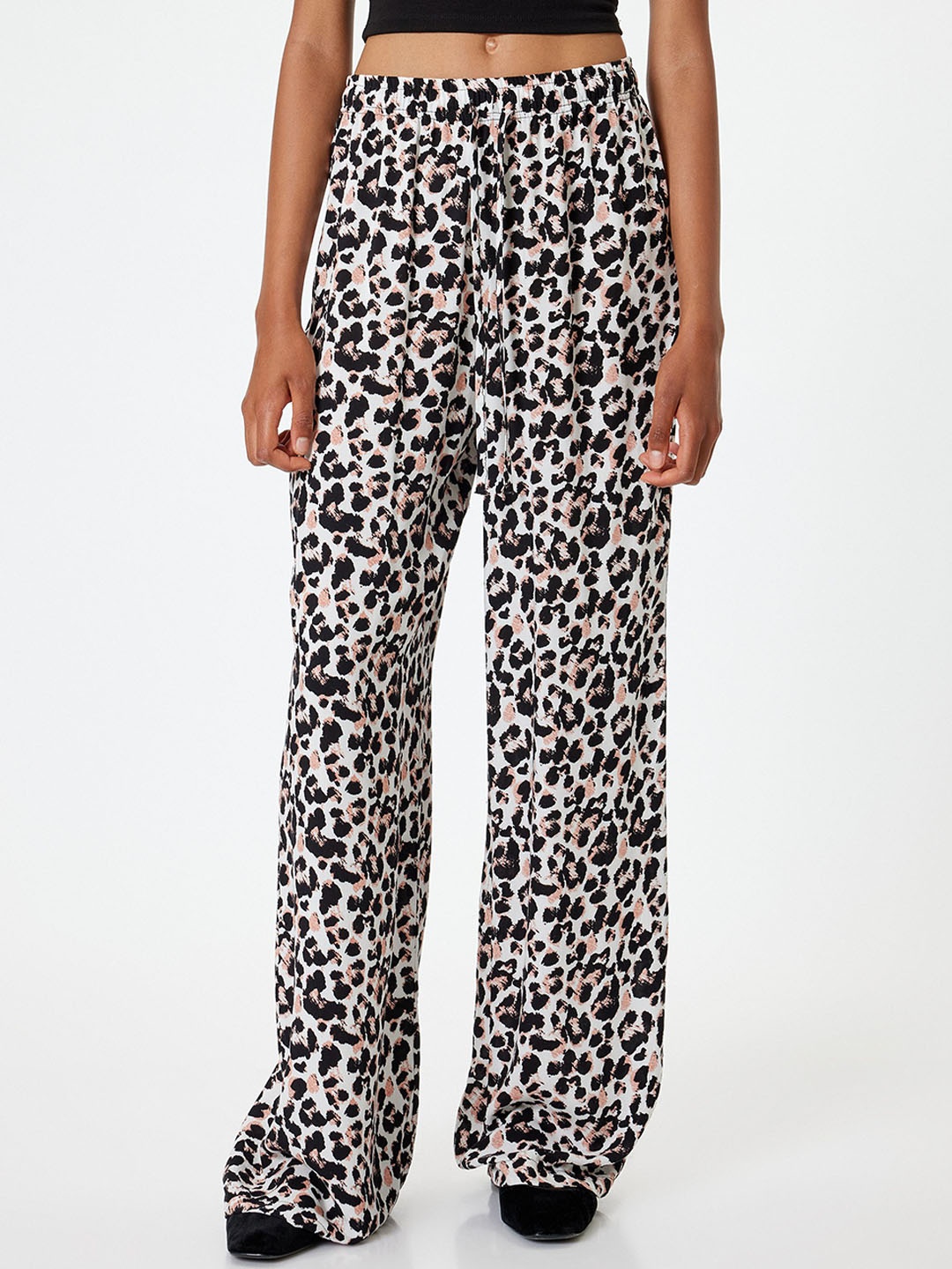 

Koton Women Animal Printed Loose Fit Mid-Rise Trousers, Black