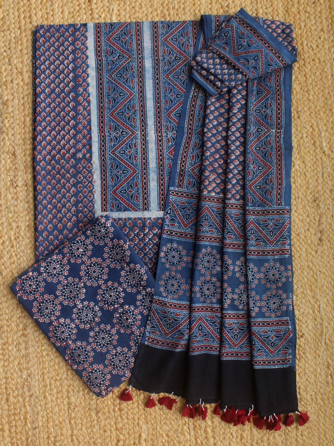 

Weaves of Tradition Printed Pure Cotton Unstitched Dress Material, Blue