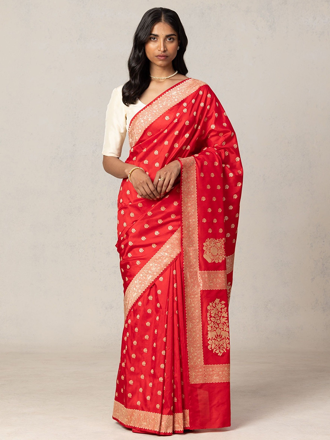 

Upalksh Woven Design Zari Silk Blend Banarasi Saree, Red