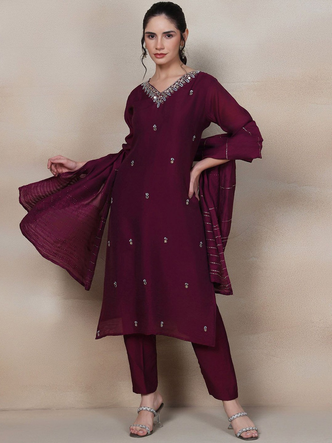 

Rang by Indya Women Floral Embroidered Regular Thread Work Kurta with Trousers & With Dupatta, Purple