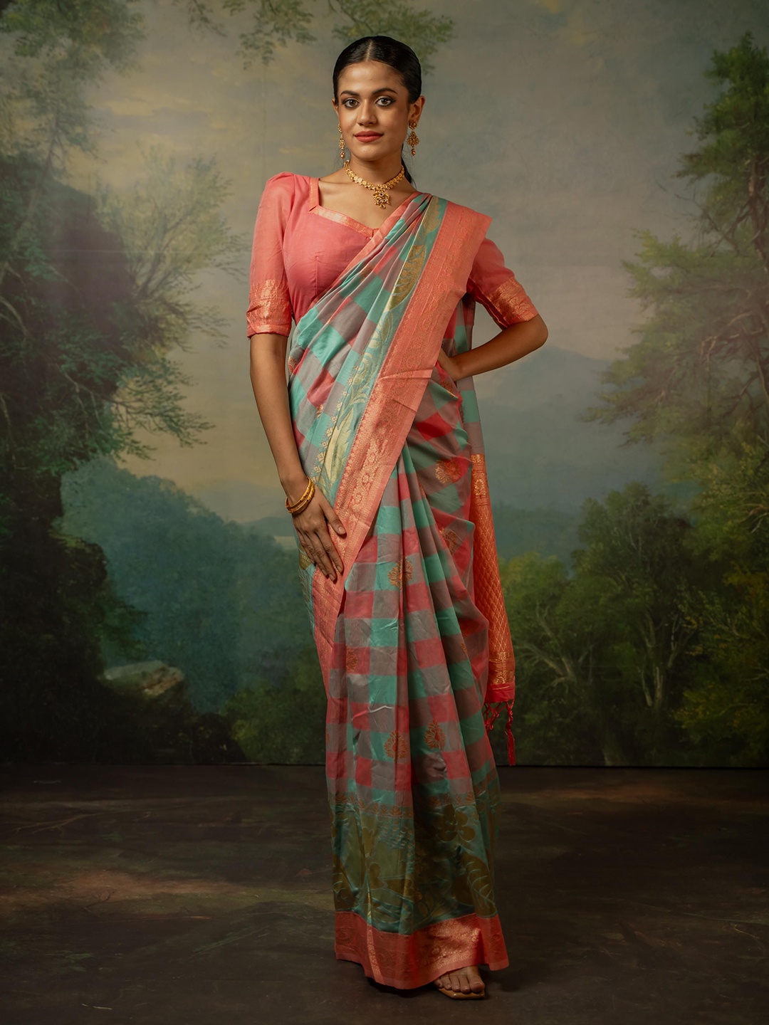 

Dori Woven Design Zari Silk Blend Banarasi Saree, Red