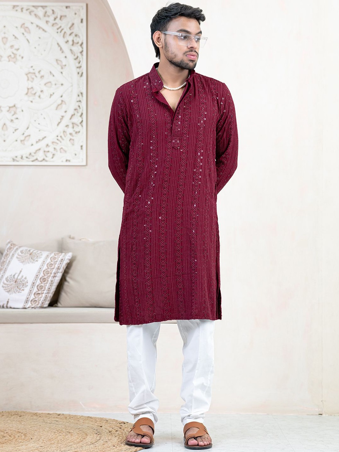 

Tistabene Geometric Embroidered Mandarin Collar Sequinned Cotton Kurta, Maroon