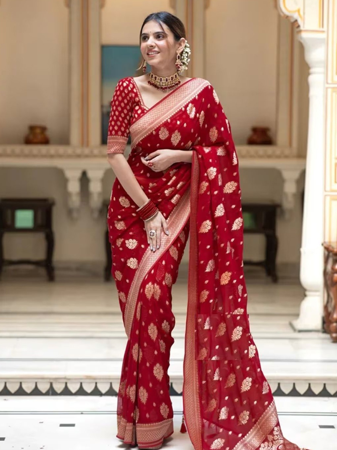 

APNISHA Woven Design Zari Pure Silk Saree, Red