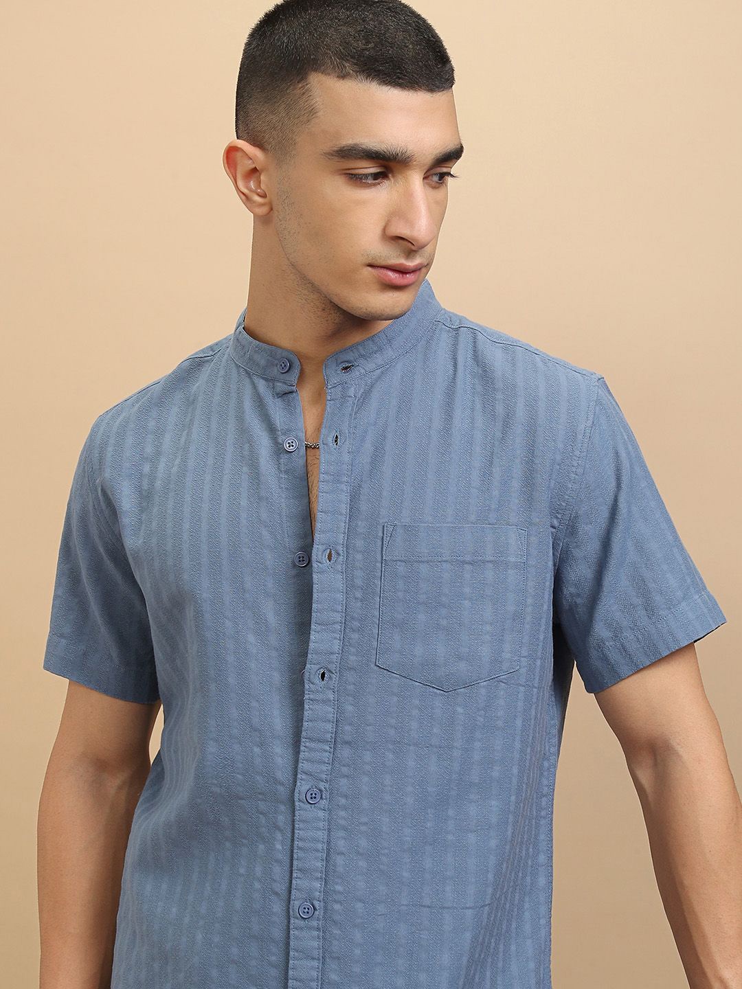 

Highlander Men Dobby Textured Solid Casula Regular Fit Shirt, Blue