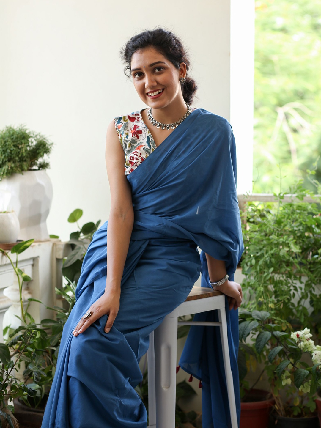 

Moora Pure Cotton Solid Bagru Saree, Blue
