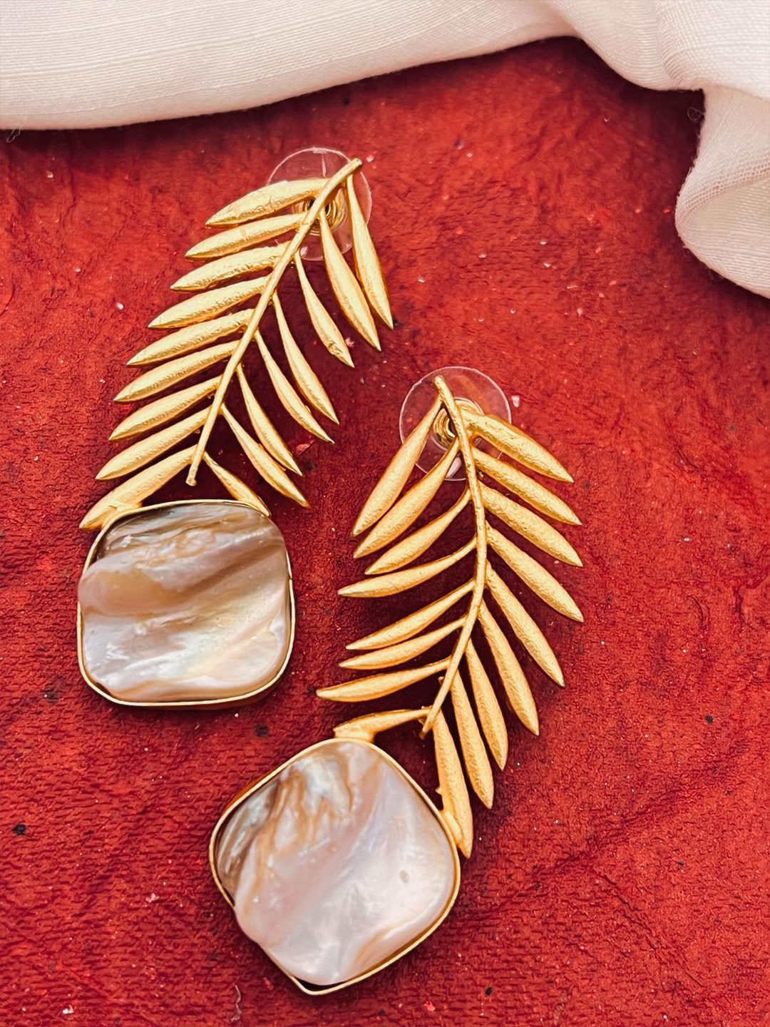 

VAGHBHATT Classic Drop Earrings, Gold