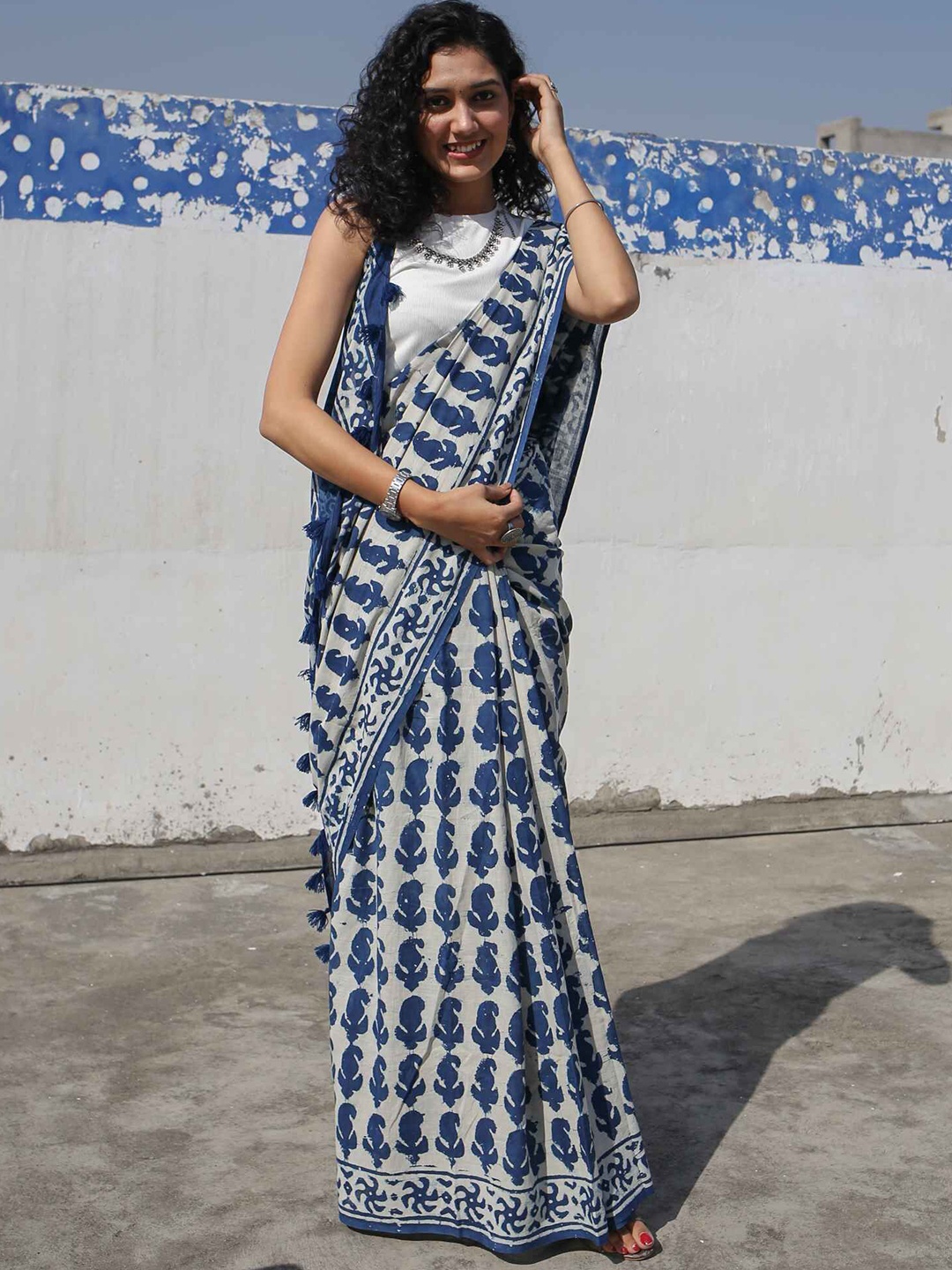 

Moora Ethnic Motifs Pure Cotton Bagru Saree, Navy blue