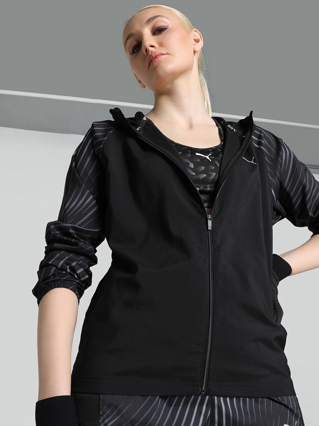 

Puma Run Favorite Aop Woven Running Jacket, Black