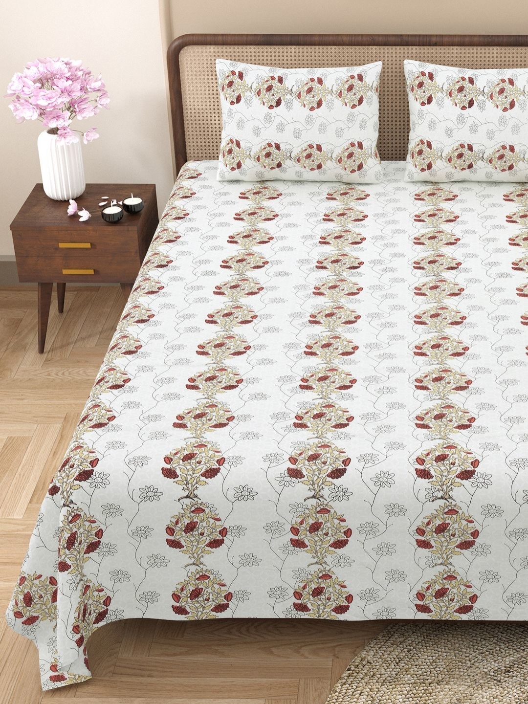 

Aura White & Red Bella Casa Floral 180TC Cotton Queen Double Bedsheet & 2 Pillow Covers