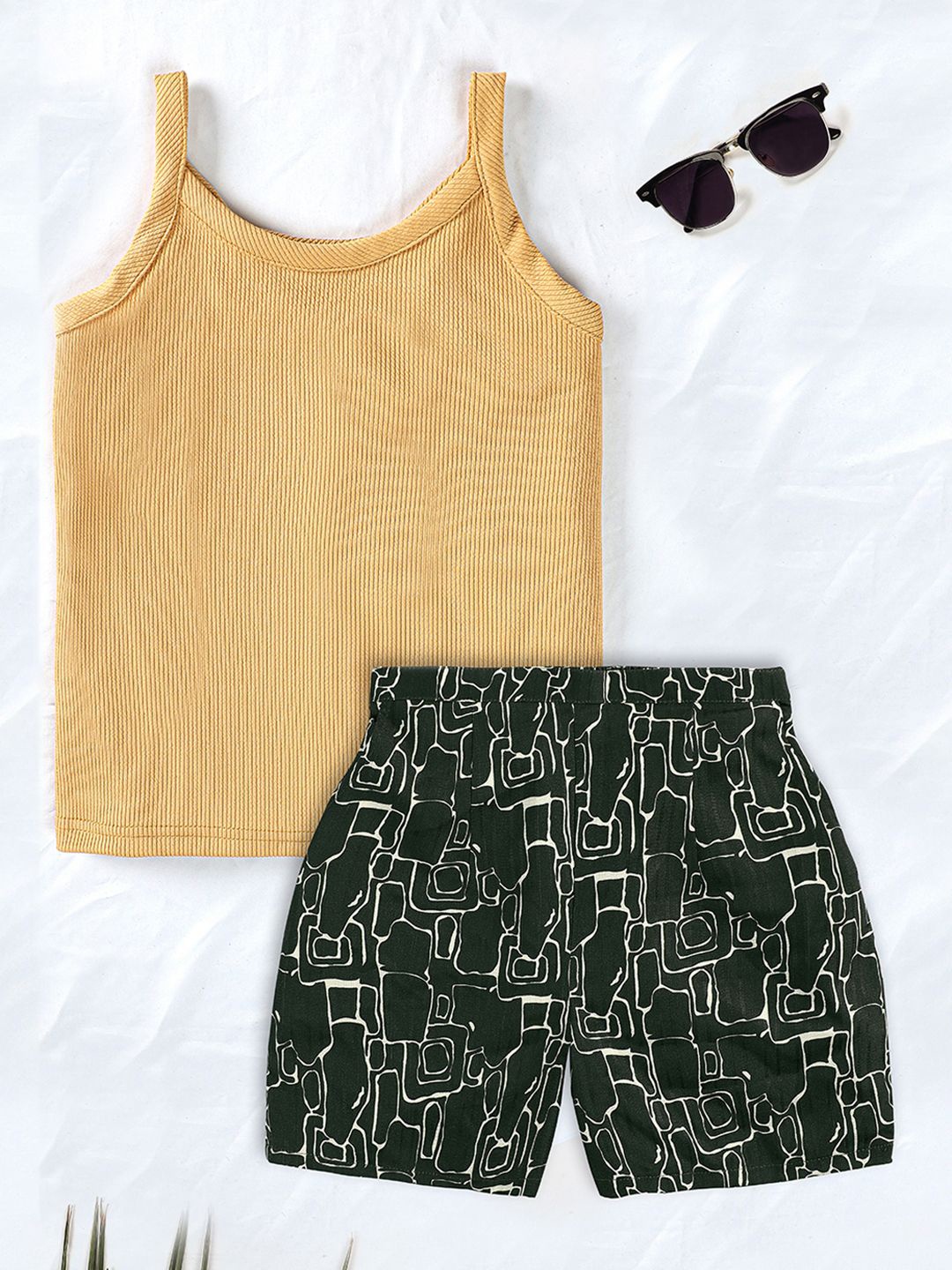 

FASHION DREAM Girls Top with Shorts, Beige