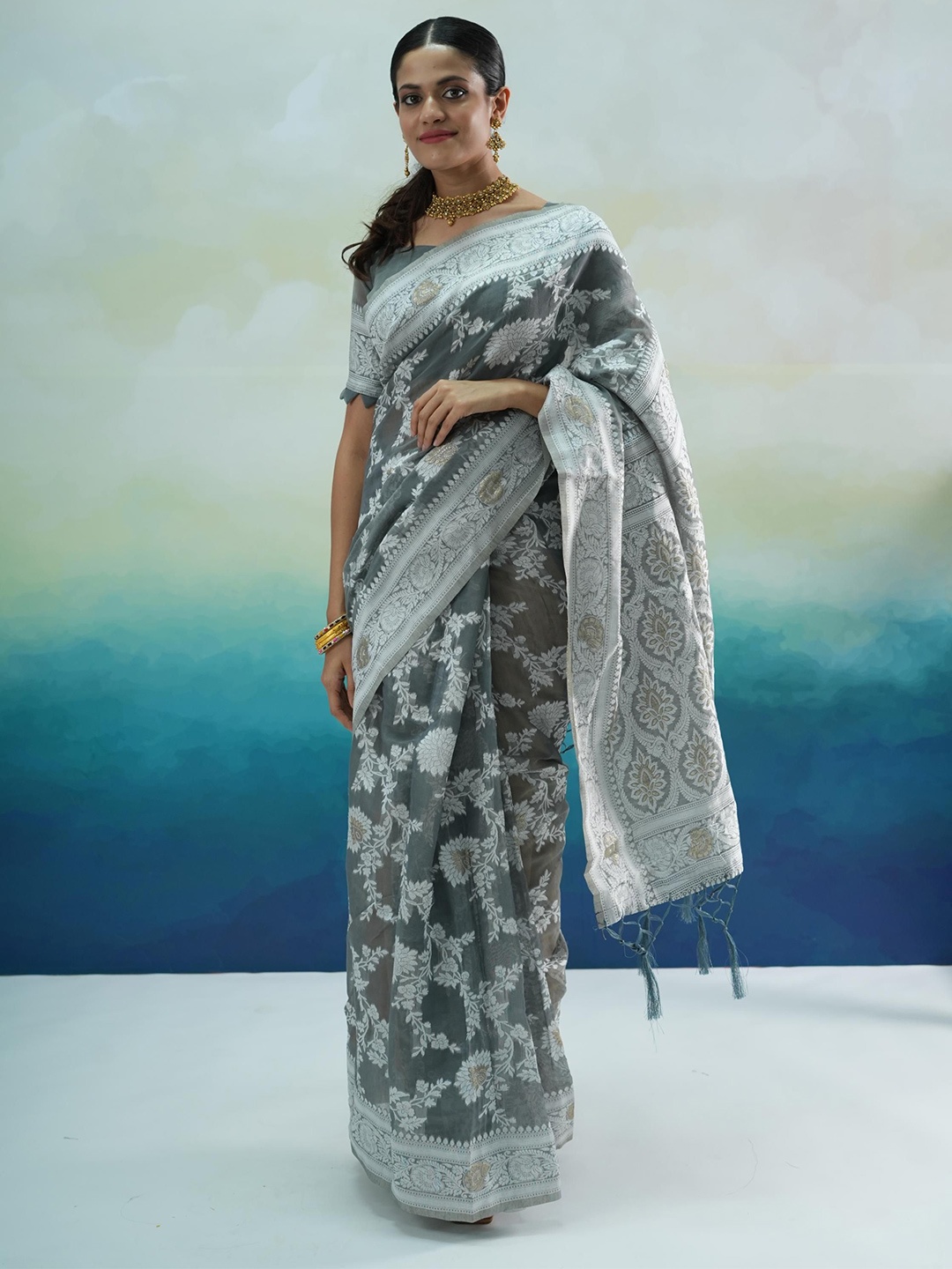 

Dori Woven Design Zari Banarasi Saree, Grey