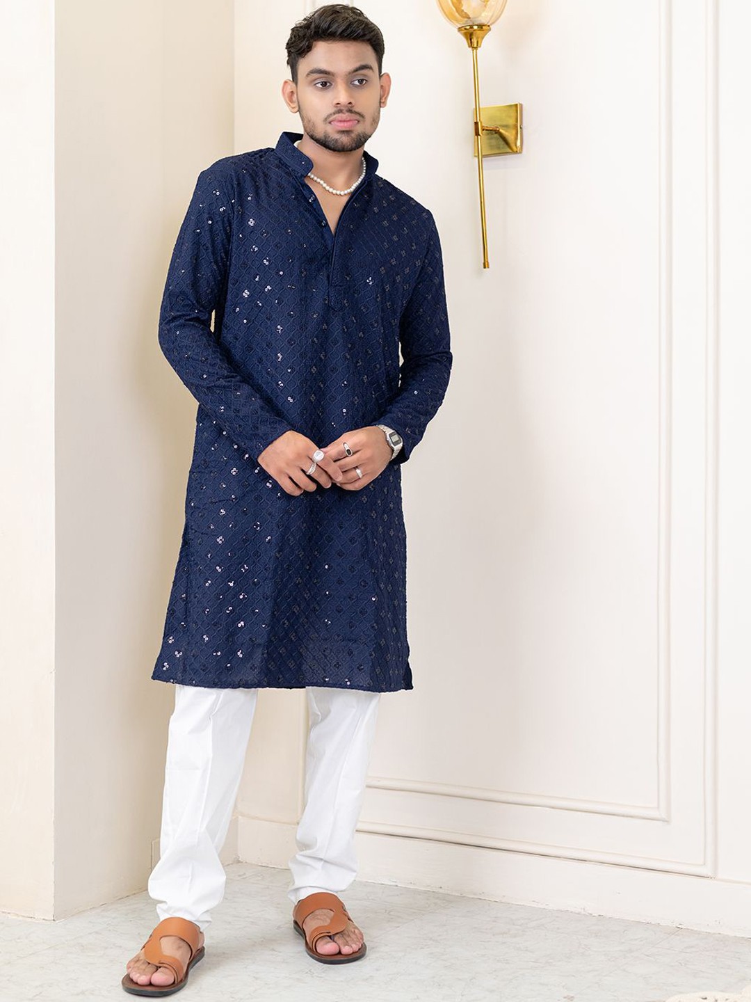 

Tistabene Geometric Embroidered Mandarin Collar Chikankari Cotton Kurta, Navy blue