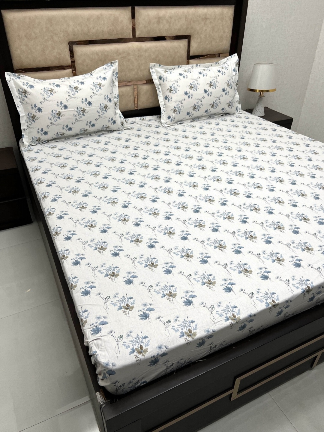 

Pure Decor White Floral 350 TC Pure Cotton Fitted King Bedsheet With 2 Pillow Covers, Blue