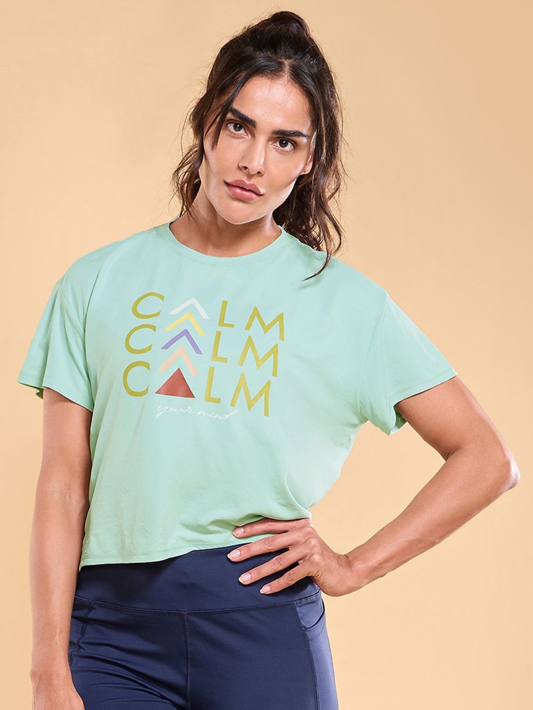 

Enamor Typographic Printed Drop Shoulder Sleeves Relaxed Fit Crop T-shirt A311, Green