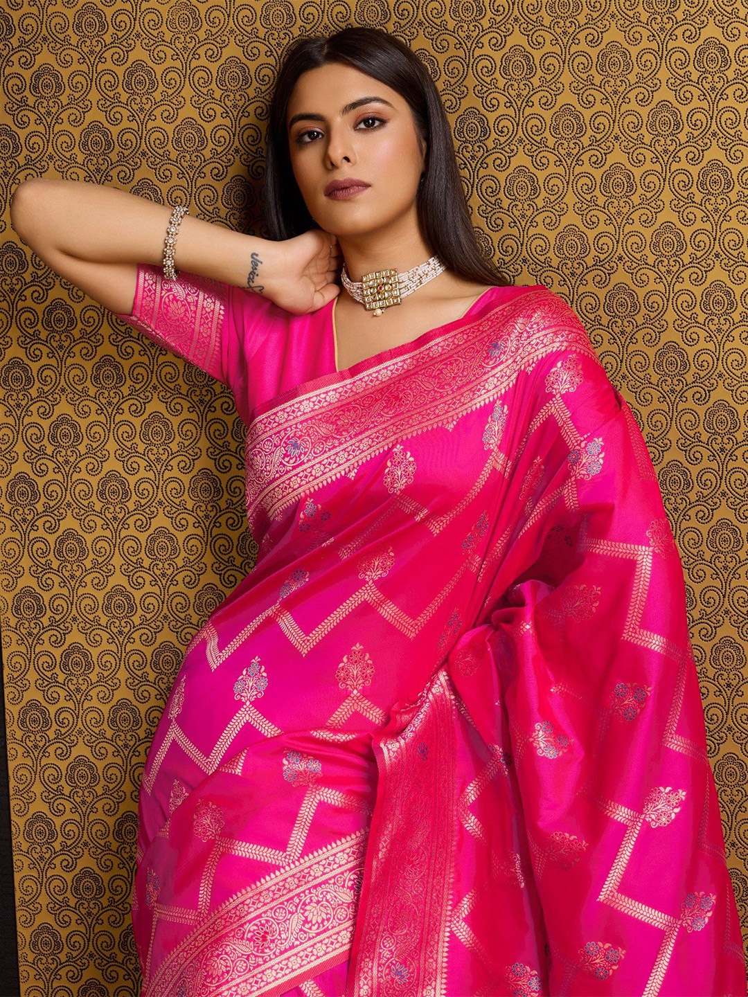 

Panchaamrit Woven Design Zari Silk Blend Banarasi Saree, Pink