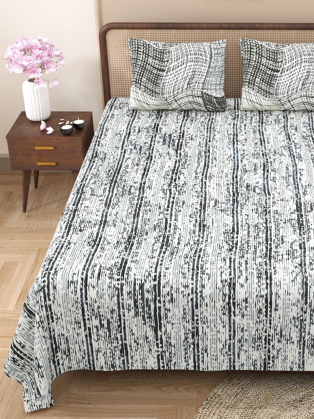 

Aura Grey & White Bella Casa Abstract 180TC Cotton Queen Double Bedsheet & 2 Pillow Covers