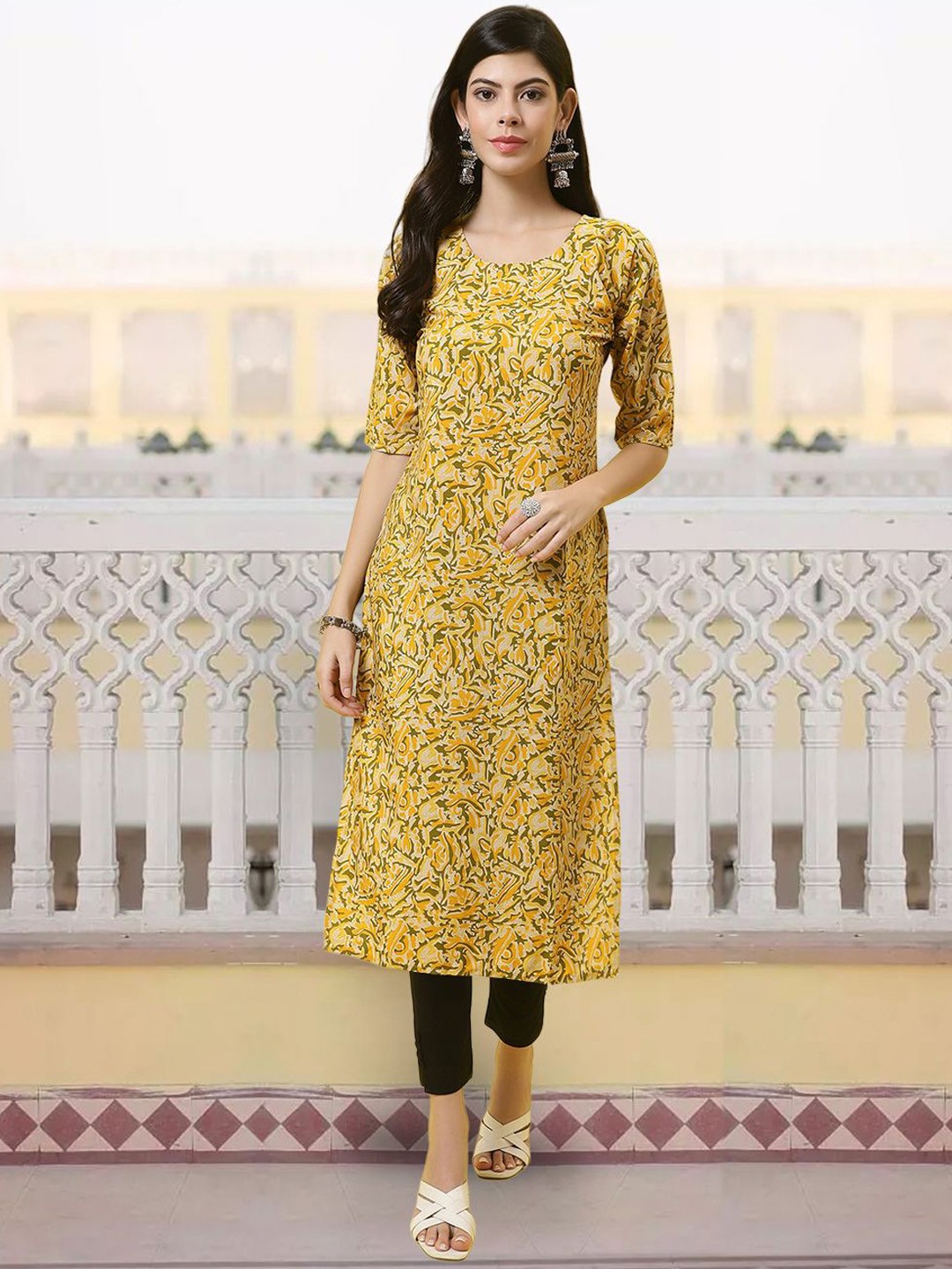

KALINI Floral Printed Round Neck Straight Kurta, Green
