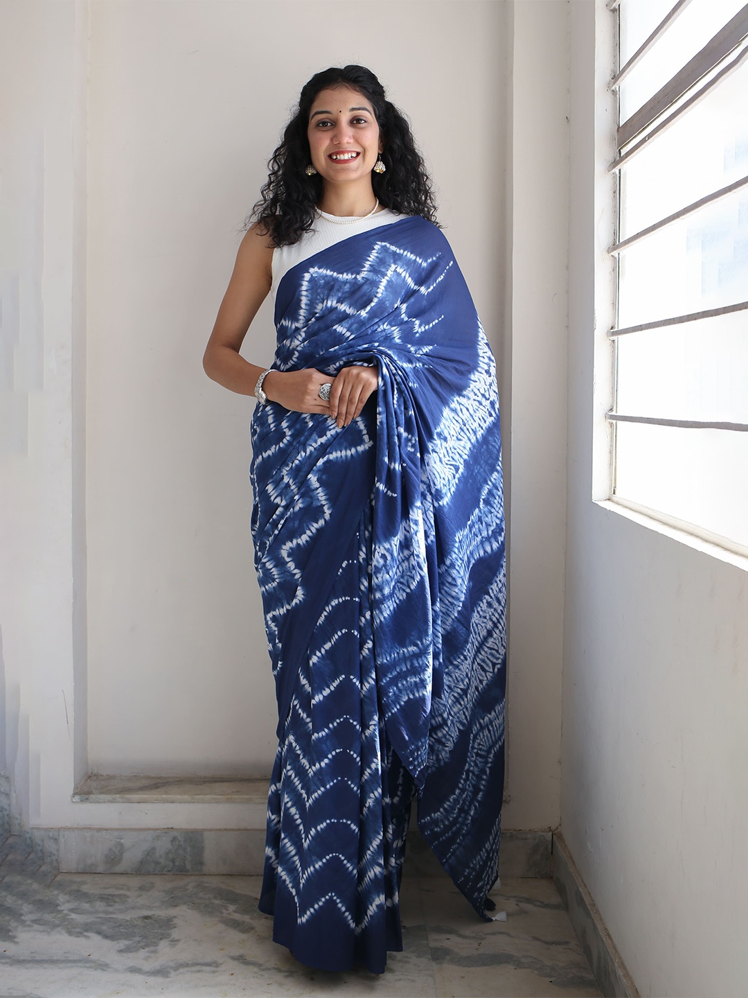 

Moora Printed Geometric Pure Cotton Bagru Saree, Navy blue