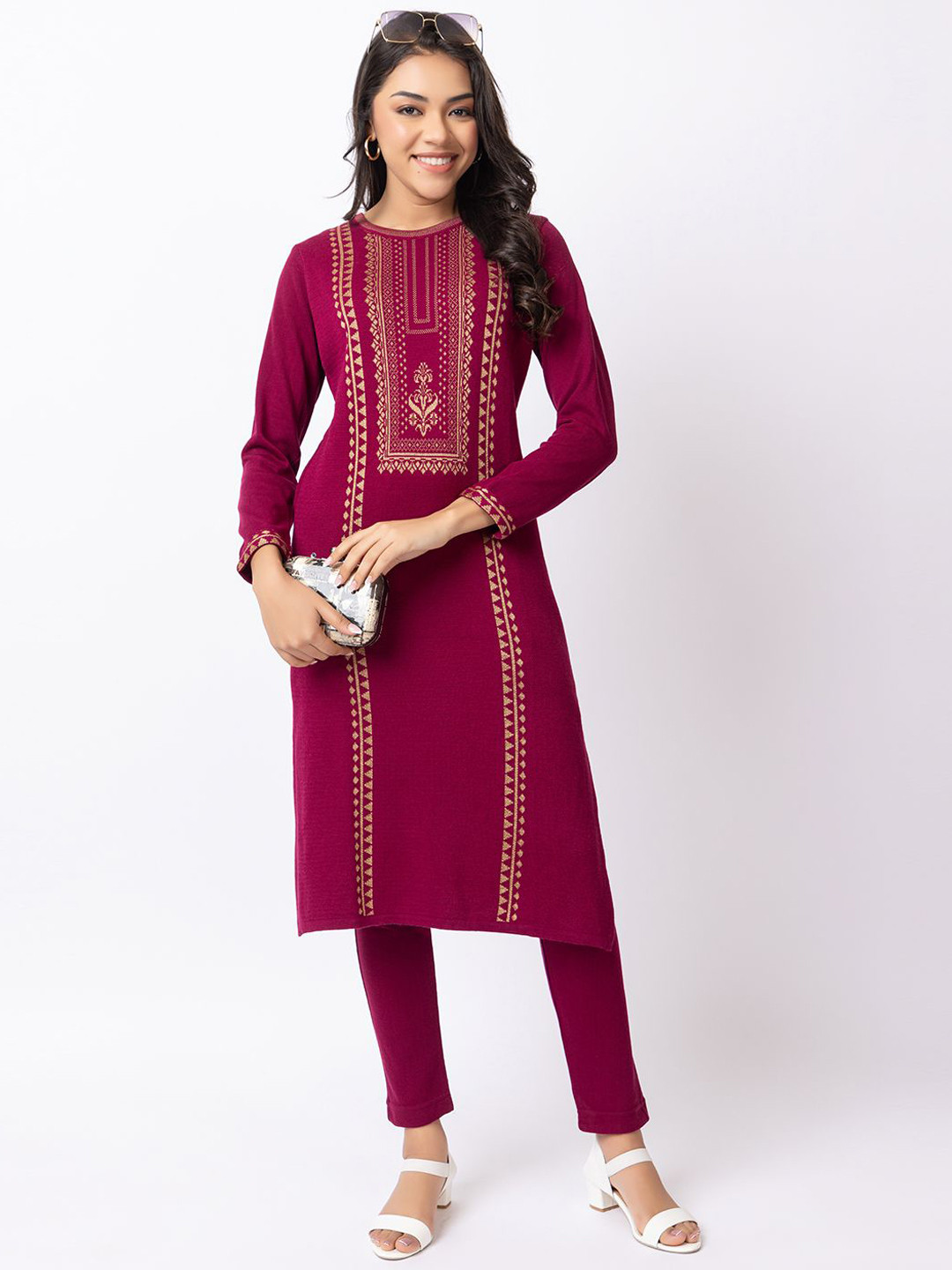

Anouk Women Geometric Embroidered Cold-Shoulder Sleeves Mirror Work Jacquard Winter Wear Kurta, Purple