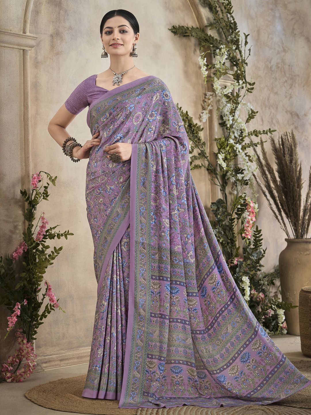 

Mitera Floral Poly Crepe Bagru Saree, Mauve